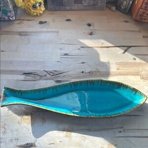 Vibrant Blue Leaf-Shaped Ceramic Dish